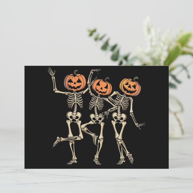 Skeleton Halloween Pumpkin Fall Spooky Jahreszeit Einladung (Stehend Vorderseite)