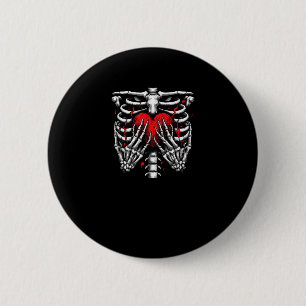 Skeleton Hands halten Herz Halloween Kostümspass Button
