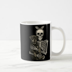 Skeleton Holding Rottweiler Dog Funny Lazy Hallowe Kaffeetasse