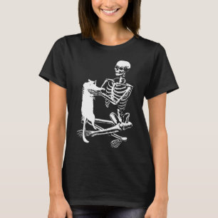 Skeleton mit einem katzenartigen Halloween-Kostüm  T-Shirt