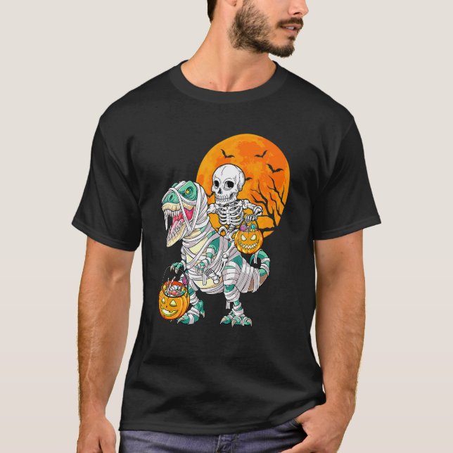 Skeleton Riding Mummy Dinosaur Rex Halloween Pump T-Shirt (Vorderseite)