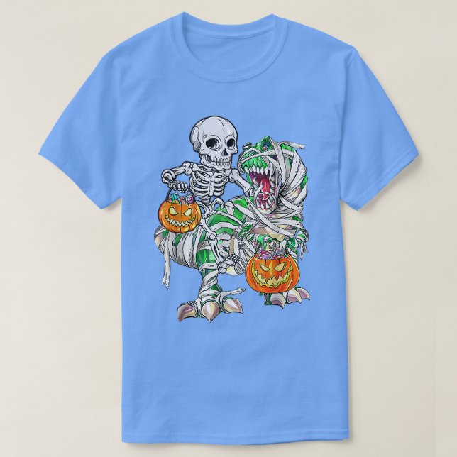 Skeleton Riding Mummy Dinosaur T Rex Halloween Spa T-Shirt (Design vorne)