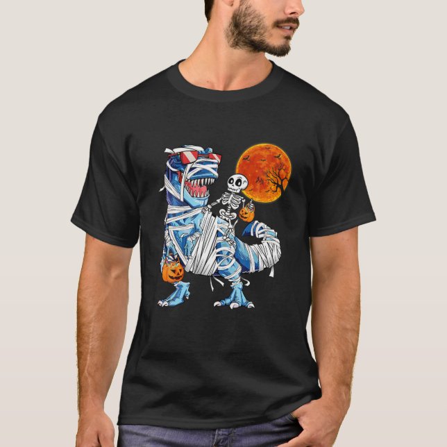 Skeleton Riding Mummy Dinosaur T Rex Halloween Spa T-Shirt (Vorderseite)