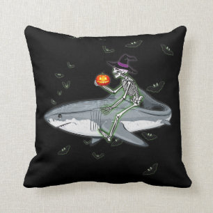 Skeleton Riding Shark - Funny Halloween Shark Gesc Kissen