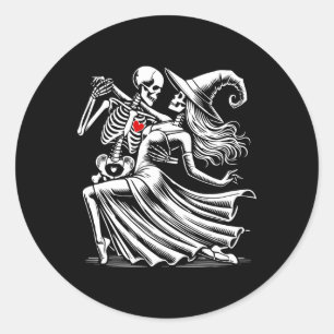 Skeleton Romance Tanz mit Hexe Runder Aufkleber