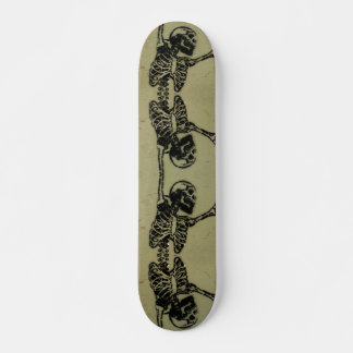 Skeleton skateboard !