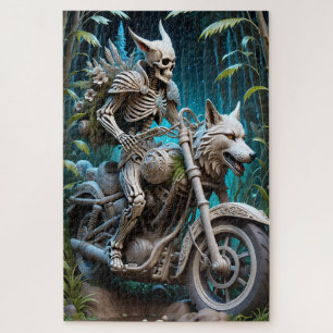 Skelett auf einem Chopper mit Wolfskopf