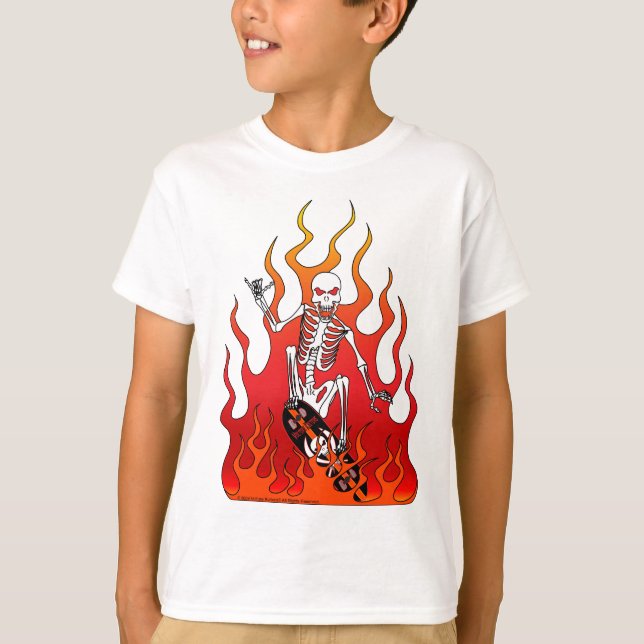 Skelett auf Skateboard mit dem T - Shirt des (Vorderseite)