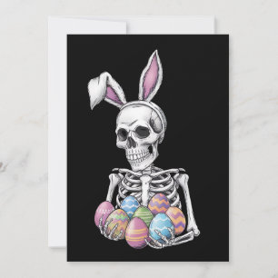 Skelett-Häschen hält Oster-Eier Lustiger Hase Einladung