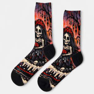 Skelett-Hochzeit, gothische Liebende umarmen sich Socken