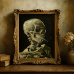 Skelett mit brennender Zigarette | Van Gogh Poster<br><div class="desc">Skelett eines Skeletts mit Burning Cigarette (1886) von dem niederländischen post-impressionistischen Künstler Vincent Van Gogh. Original Malerei ist ein Öl auf Leinwand, höchstwahrscheinlich aus Van Goghs kurz lebendiger Zeit des zeichnend Kurses an der Kunstakademie in Antwerpen. Die brennende Zigarette war vermutlich als Witz gedacht, vielleicht als Kommentar zu konservativer akademischer...</div>