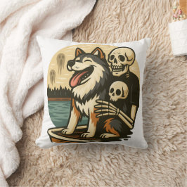 Skelett mit Hund auf einem gespenstischen See Horr Kissen