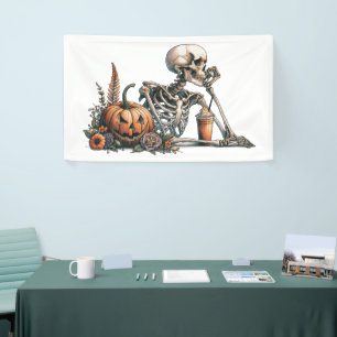 Skelett mit Kürbis und trinken. Halloween Banner
