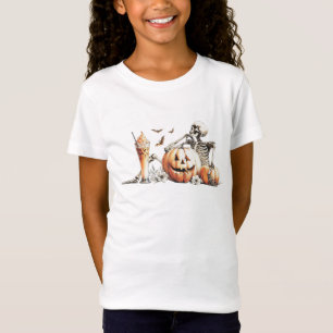 Skelett mit Kürbis und trinken. Halloween. T-Shirt