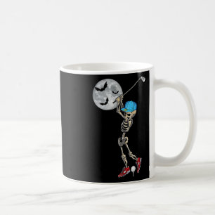 Skelett spielt Golf Golfen Frohen Halloween-Tag Kaffeetasse