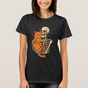 Skelett umarmende Katze lustiges Halloween-Grusel- T-Shirt