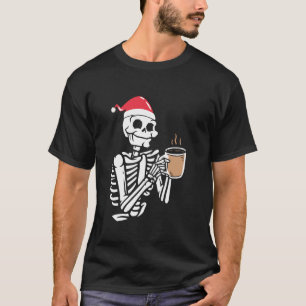 Skelett Weihnachtsmannmütze trinken Kaffee Funny C T-Shirt