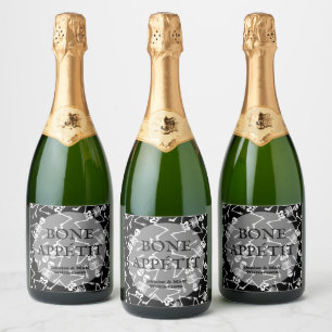 Skelette auf dem Etikett "Black Sparkling Wine"