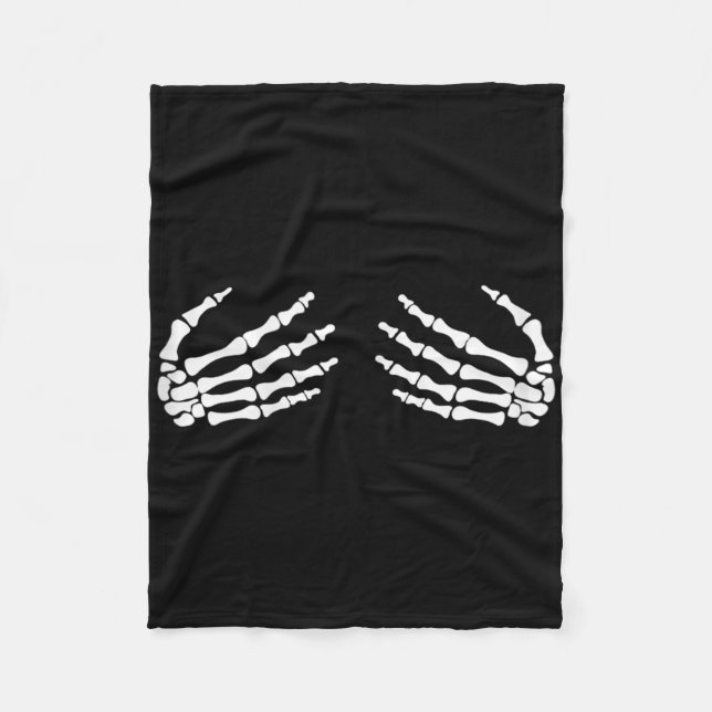 Skeletthandschuhe auf Brustkorb - Hexengeschenk Fleecedecke (Vorderseite)