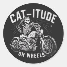 Skelettkatzenfahrt mit einem Motorrad - Katzenhöhe