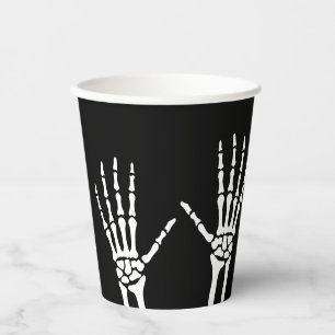 Skelettknochen auf schwarzem Halloween Pappbecher