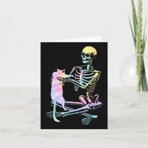 Skeletton, das ein katzenarmes Halloween-Kostümpro Karte
