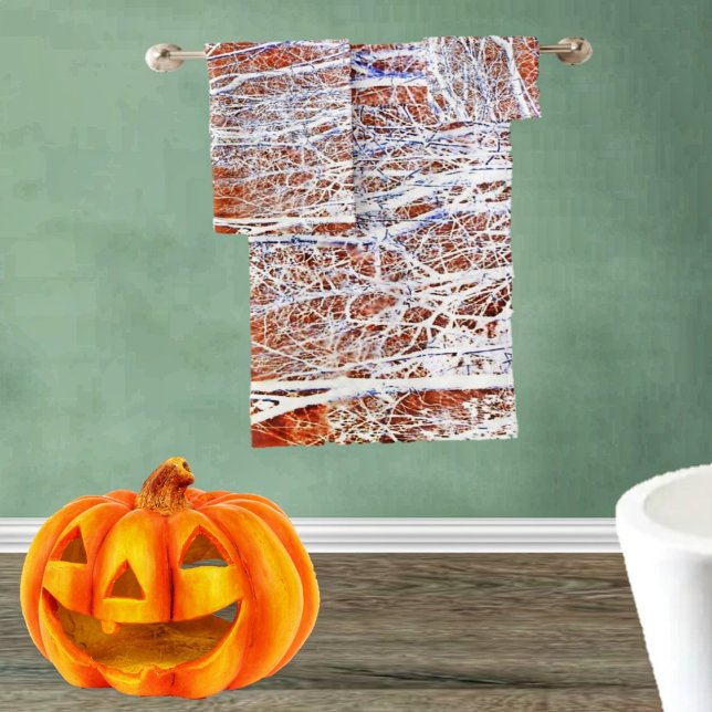 Skelettwald II Badhandtuch Set (This eery, bath towel set, could be part of your Halloween decor!)