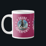 Skifahren ist meine Supermacht Jumbo-Tasse<br><div class="desc">Funny Winter Ski Sport Illustration,  zeigt Berggrafik und eine Frau auf Ski,  und das Sprichwort: Ski ist meine Supermacht und kleine Sterne. Dies ist das ideale Geschenk für alle,  die Ski fahren,  Berge und Wintersport Lieben.</div>