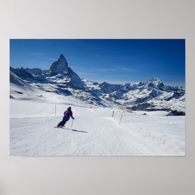 Skifahren mit Matterhorn in Zermatt, Schweiz Poster (Vorne)