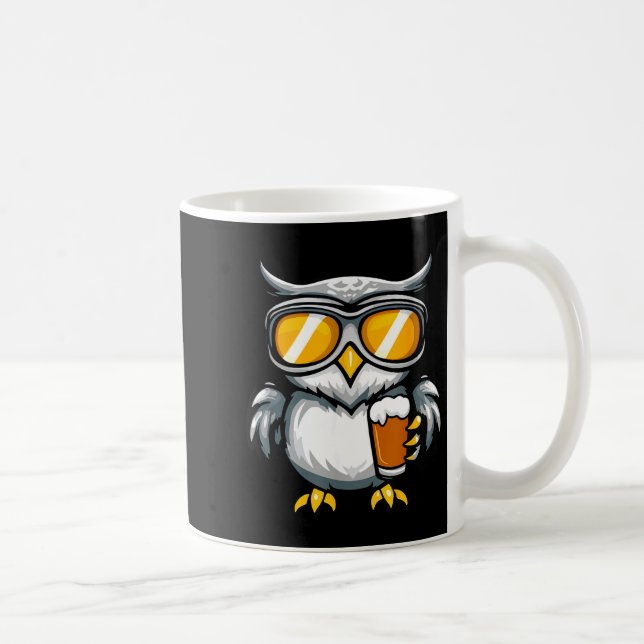 Skifahrende Eule mit Bier _ Après-Ski-Comic  Kaffeetasse (Rechts)