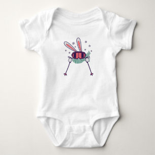 Skihasen mit Skistöcken und Schal Baby Strampler