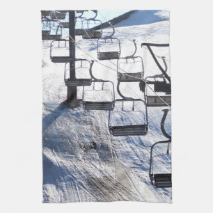 Skilift ~ entworfen von Sharon Dawn Geschirrtuch