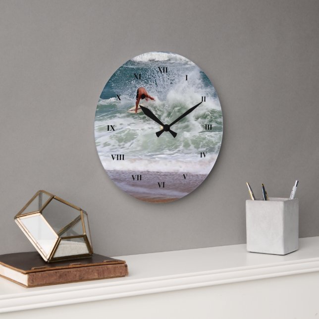 Skimboarding von Shirley Taylor Große Wanduhr (Büro)
