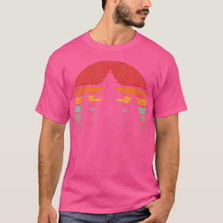 Skinny Pine Tree Sunset Natureisen Sommerwandern T-Shirt