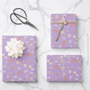Skizzierte Blumen auf Helllila Geschenkpapier Set