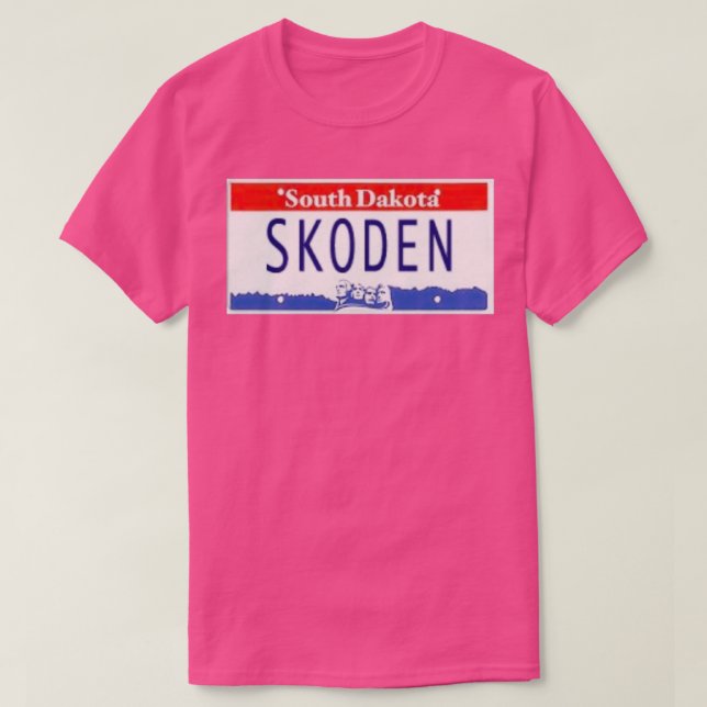 SKODEN South Dakota License Plate Long T-Shirt (Design vorne)