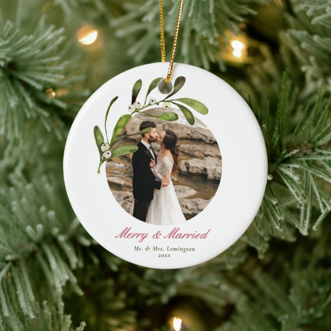Skript & Mistletoe Merry & Verheiratetes Foto Keramik Ornament (Baum)