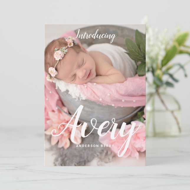 Skriptankündigung für Baby Girl Einladung (Stehend Vorderseite)