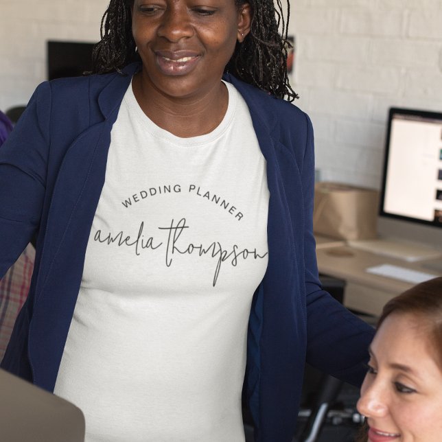 Skriptname für Hochzeitplaner, beliebiger Farbtext T-Shirt (Von Creator hochgeladen)