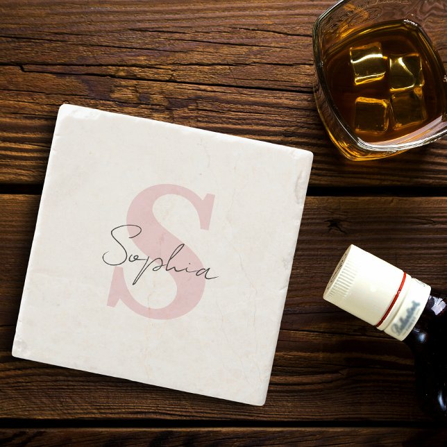 Skriptname mit rosa Monogramm personalisiert Steinuntersetzer (Von Creator hochgeladen)