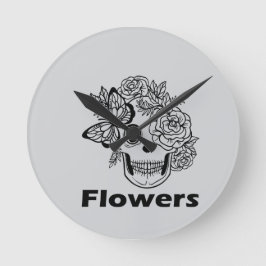Skull and Flowers black and white Runde Wanduhr