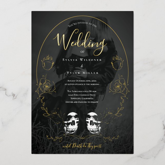 Skull Floral Black Foto Gothic Wedding Folieneinladung (Vorderseite)