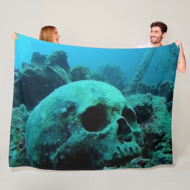 SKULL IM OZEAN FLEECEDECKE (Beispiel)