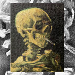 Skull mit brennender Zigarette von Vincent van Gog<br><div class="desc">Skull with Burning Cigarette von Vincent van Gogh ist ein Vintager Post-Impressionismus der Kunst noch Leben Malerei. Ein Portrait über das Rauchen des menschlichen Skeletts. Ein tolles Bild für Raucher-Produkte. Rauchen tötet jedes Jahr 1000 Menschen, hilft jemandem, heute mit dem Rauchen aufzuhören. Ein tolles Bild für Halloween oder Día de...</div>