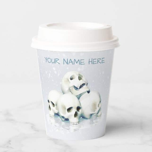 Skulls in the snow. Personalized Pappbecher (Vorderseite)