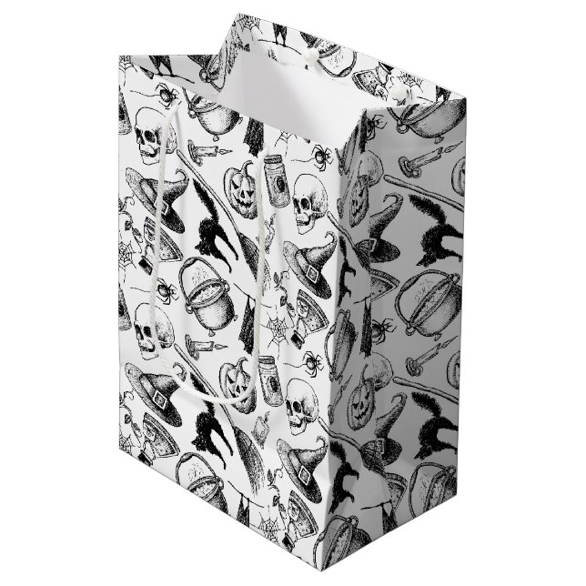 Skulls Pumpkins Broomsticks Bats Halloween Mittlere Geschenktüte (Vorderseite Schrägansicht)
