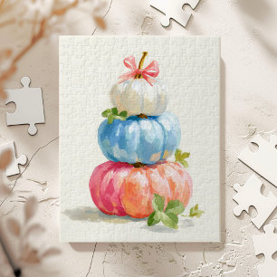 Skurrile Herbst-Pastell-Kürbispyramide