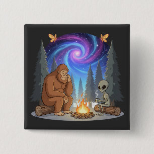 Skurriler Bigfoot und Alien Lagerfeuer Galaxie Button