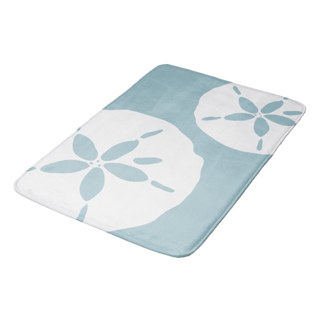 Sky Blue Coastal Beach Nautical Sand Dollar Badematte (Schrägansicht)