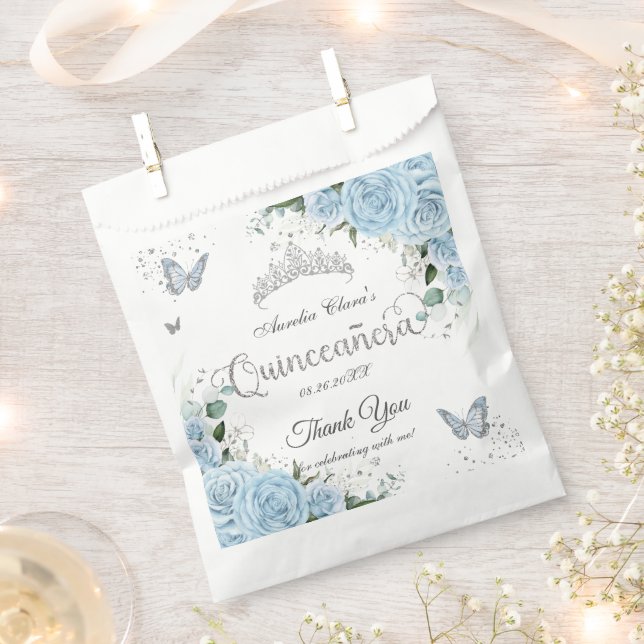 Sky Blue Floral Butterflies Silver Quinceañera 16 Geschenktütchen (Ausgeschnitten)
